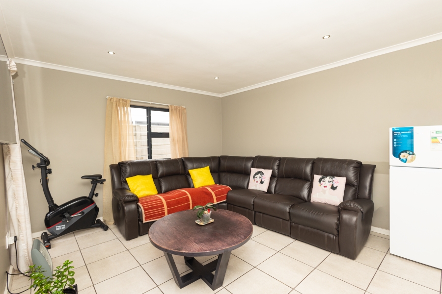 6 Bedroom Property for Sale in Parklands North Western Cape